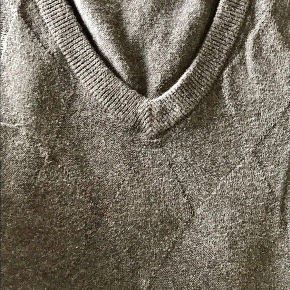 Old Navy  Men’s V Neck Knit Vest Gray Argyle  S Cotton - Picture 6 of 14
